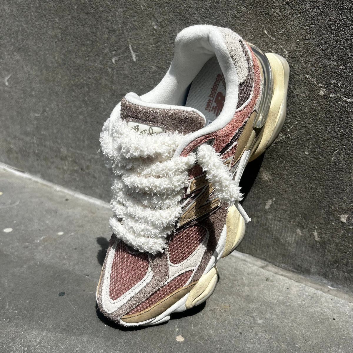 Fluffy Laces 'Cream'