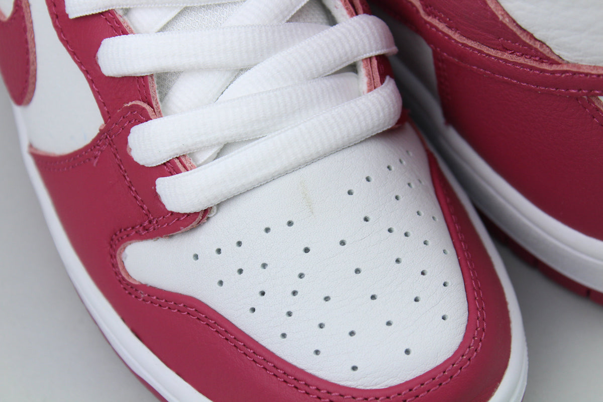 Dunk High Pro SB 'Sweet Beet' (2022) - Size 40 (ARCHIVE)