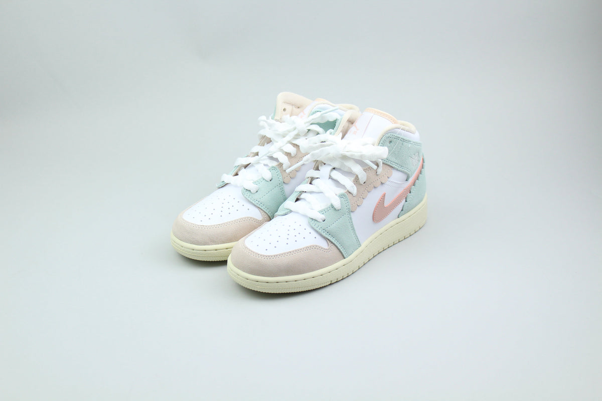 Air Jordan 1 Mid SE 'Pink Oxford'