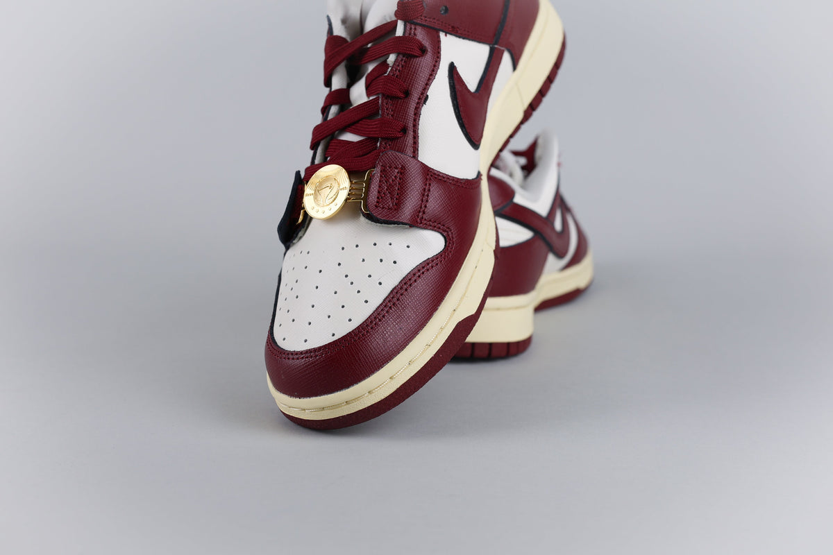 Nike Dunk Low SE Sisterhood Sail Team Red (W) - size 42.5 (ARCHIVE)