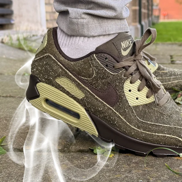 Nike Air Max 90 'Premium Skunk'