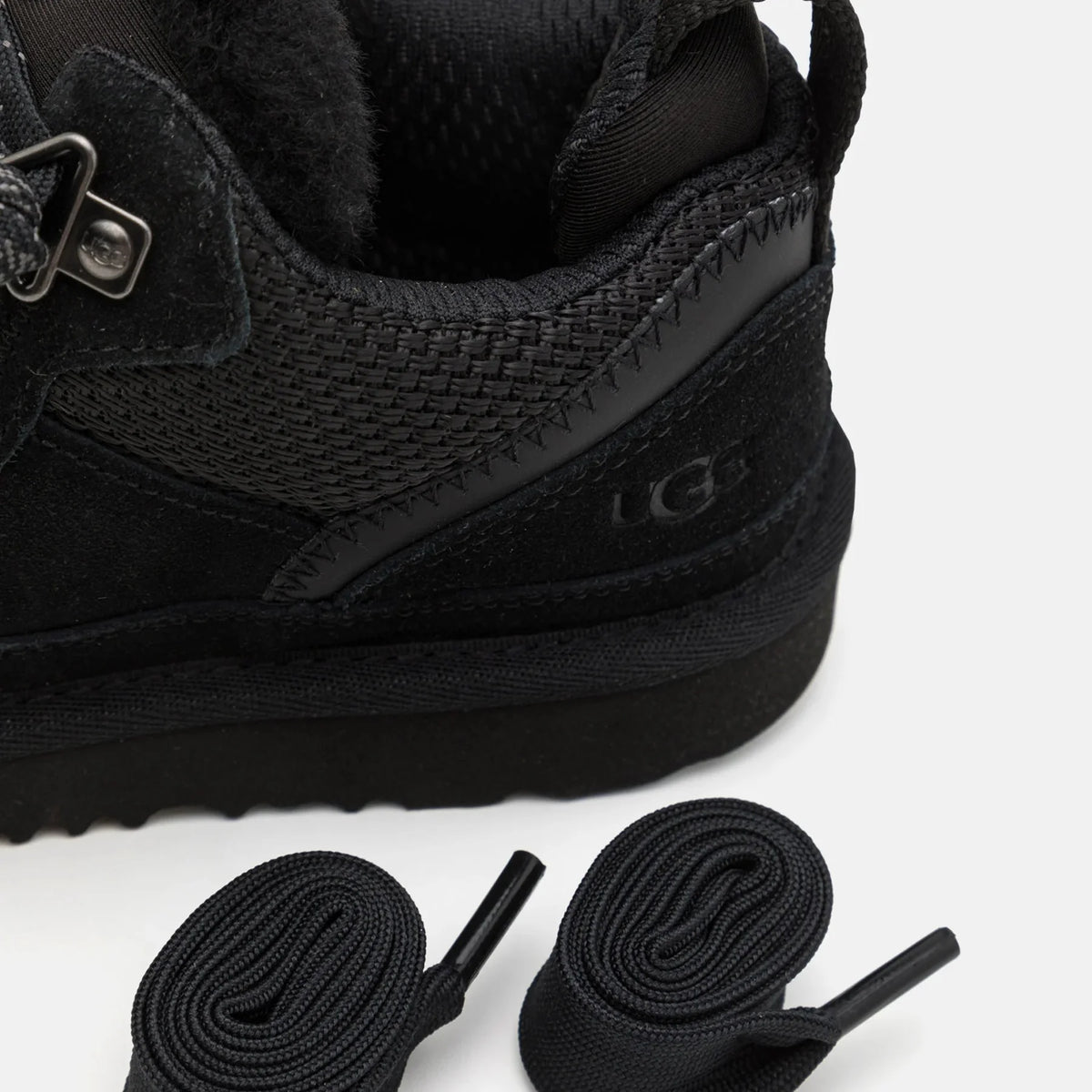 UGG Lowmel 'Black' (Kids)