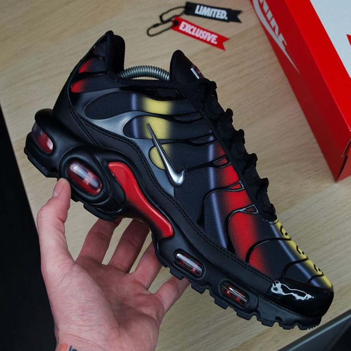 Nike Air Max Plus 'Orbit' (Women's) - Size 41 (ARCHIVE)