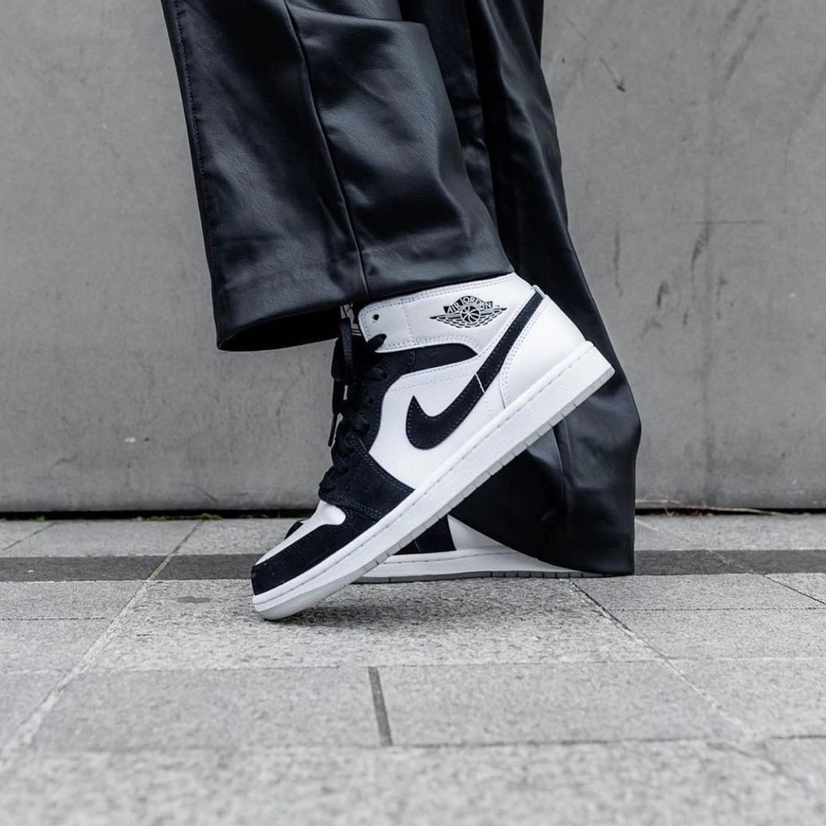 Air Jordan 1 Mid GS 'Diamond Shorts' - Size 37.5 (ARCHIVE)