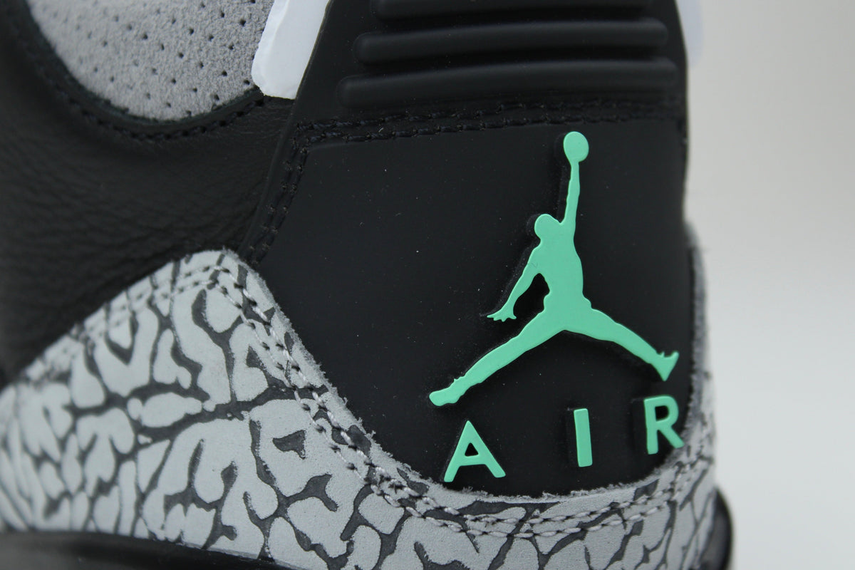 Air Jordan 3 'Green Glow'