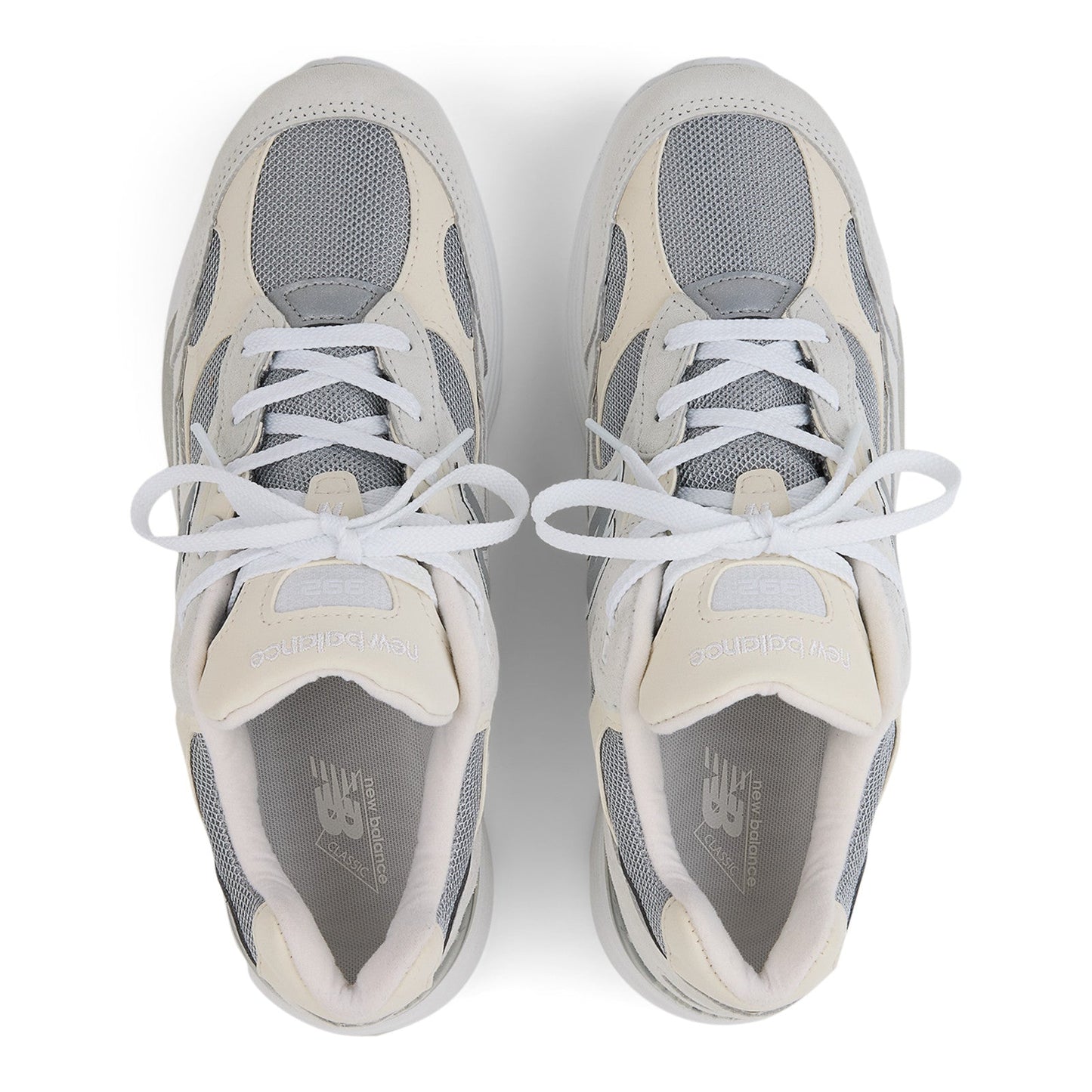 in USA 992 'Core White Reflection'