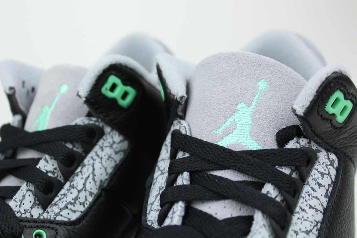 Air Jordan 3 'Green Glow'