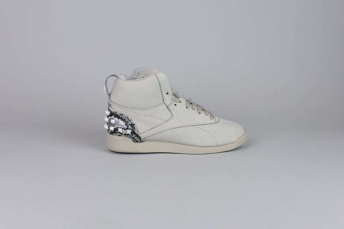Reebok Freestyle Hi DC Wonder Woman 'Grey' (Womens) - Size 37.5 (ARCHIVE)