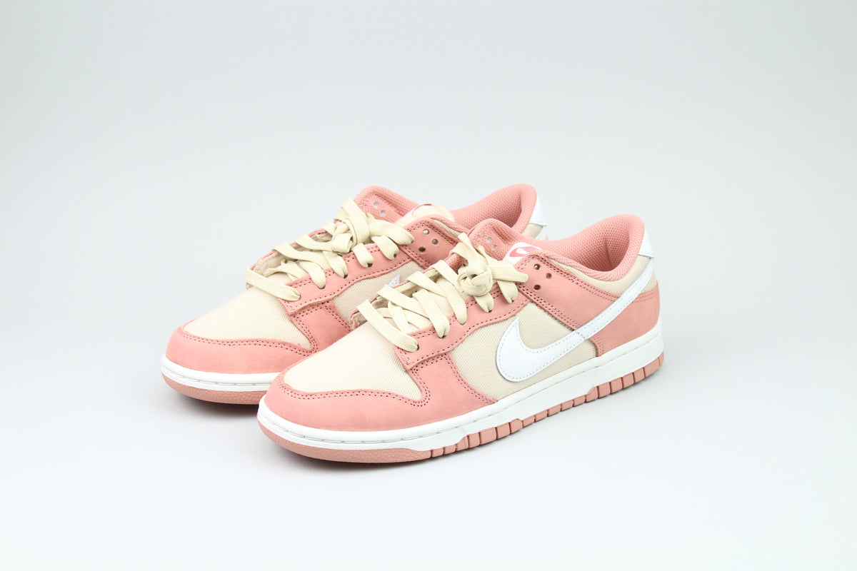 Nike Dunk Low 'Red Stardust'
