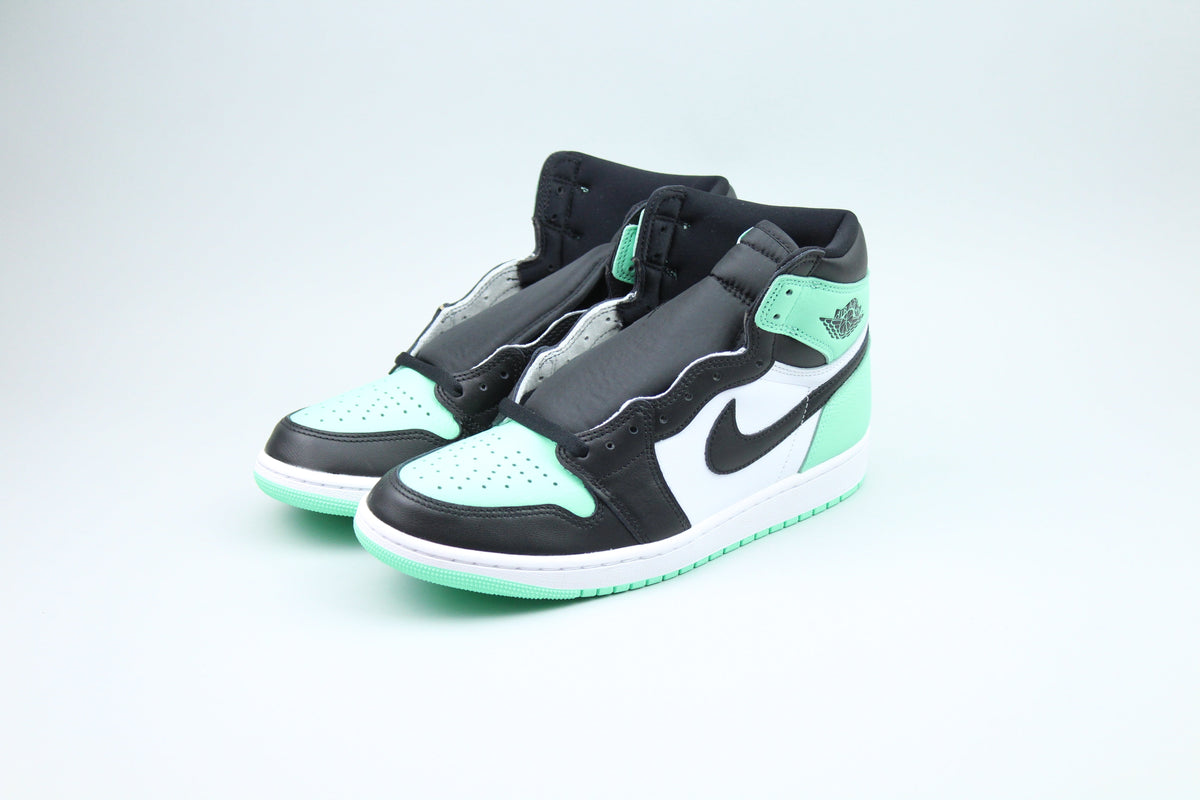 Jordan 1 Retro High OG 'Green Glow'