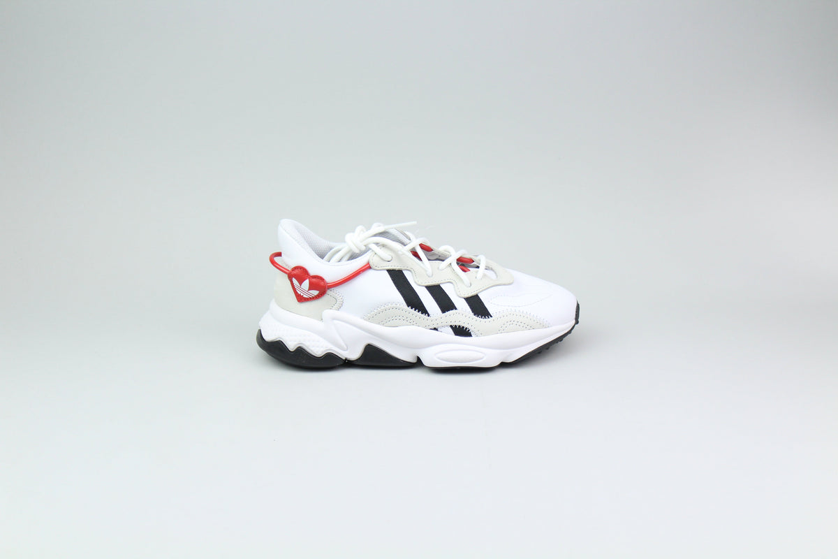 Adidas OZWEEGO Valentine's Day - Size 36 (ARCHIVE)