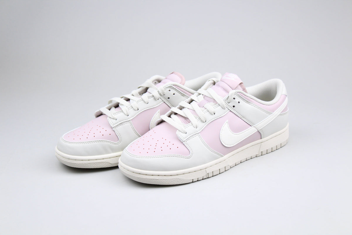 Nike Dunk Low 'Platinum Violet' (W)